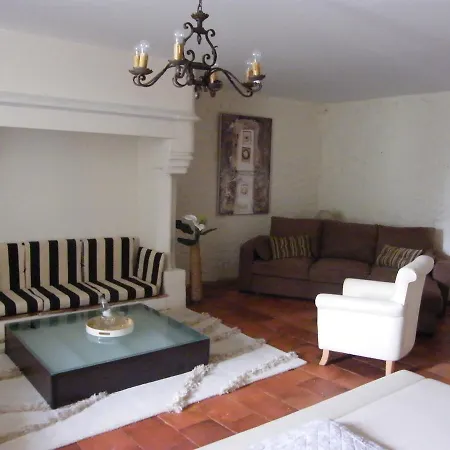 Chateau Des Martinanches B&B