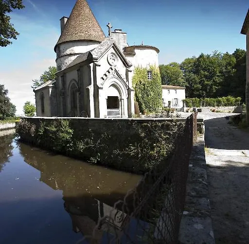 Chateau Des Martinanches 4* Saint-Dier-d'Auvergne